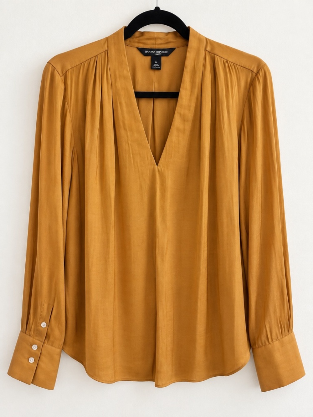 Banana Republic Gold Satin V-Neck Long Sleeve Blouse Size M